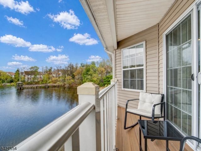 14 Lagoon Way, Roxbury Twp., NJ 07852