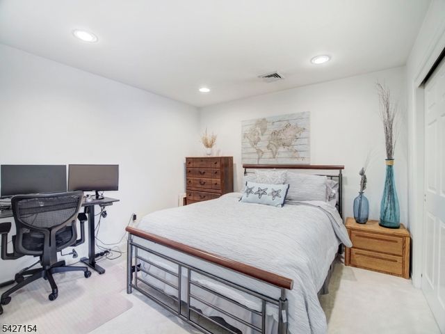 14 Lagoon Way, Roxbury Twp., NJ 07852