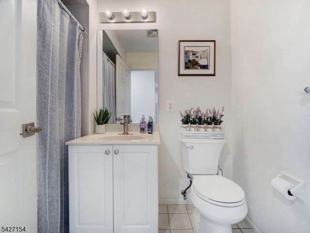 14 Lagoon Way, Roxbury Twp., NJ 07852
