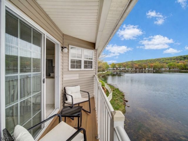 14 Lagoon Way, Roxbury Twp., NJ 07852