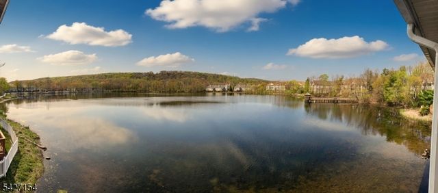 14 Lagoon Way, Roxbury Twp., NJ 07852