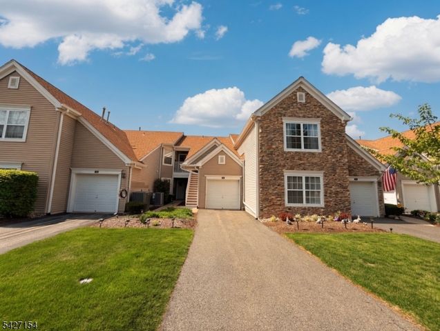 14 Lagoon Way, Roxbury Twp., NJ 07852