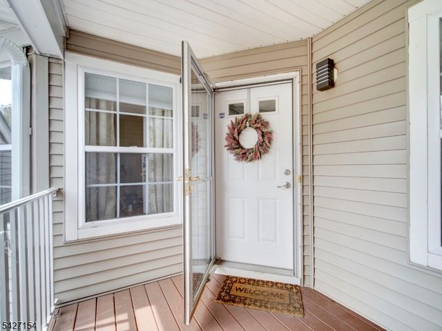 14 Lagoon Way, Roxbury Twp., NJ 07852