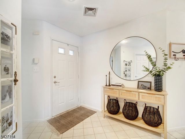 14 Lagoon Way, Roxbury Twp., NJ 07852
