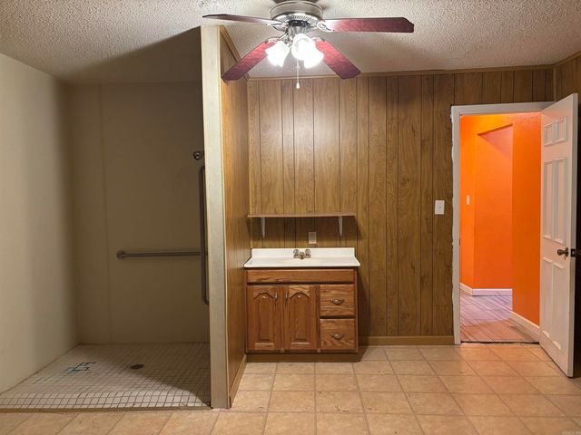703 W 4Th St, Lonoke, AR 72086