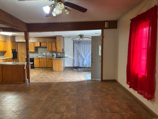 703 W 4Th St, Lonoke, AR 72086