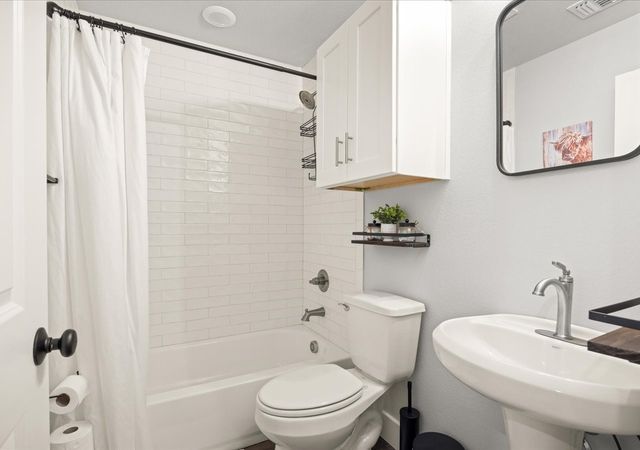 2301 Meteor Trail, Granbury, TX 76048