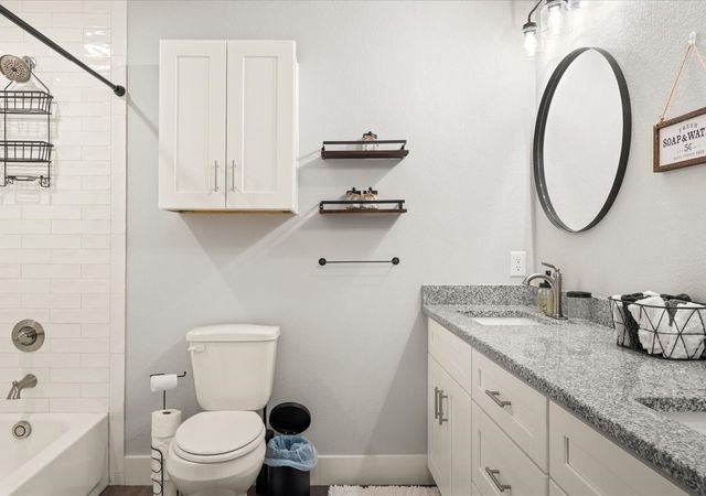 2301 Meteor Trail, Granbury, TX 76048