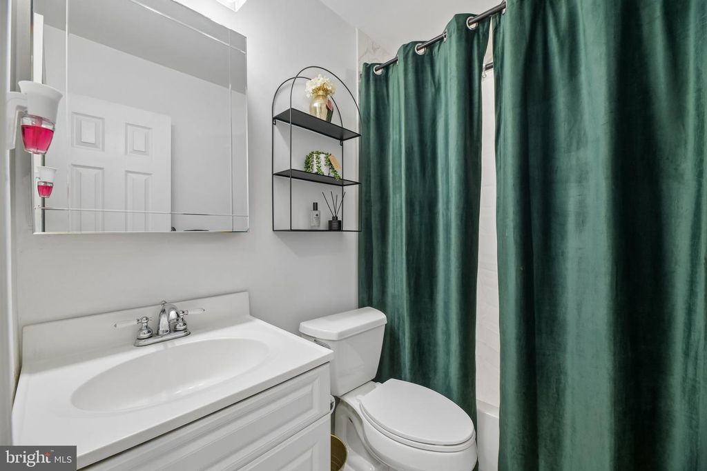 Image 11 of property listing at 15217 LIVINGSTON RD, Accokeek, MD 20607