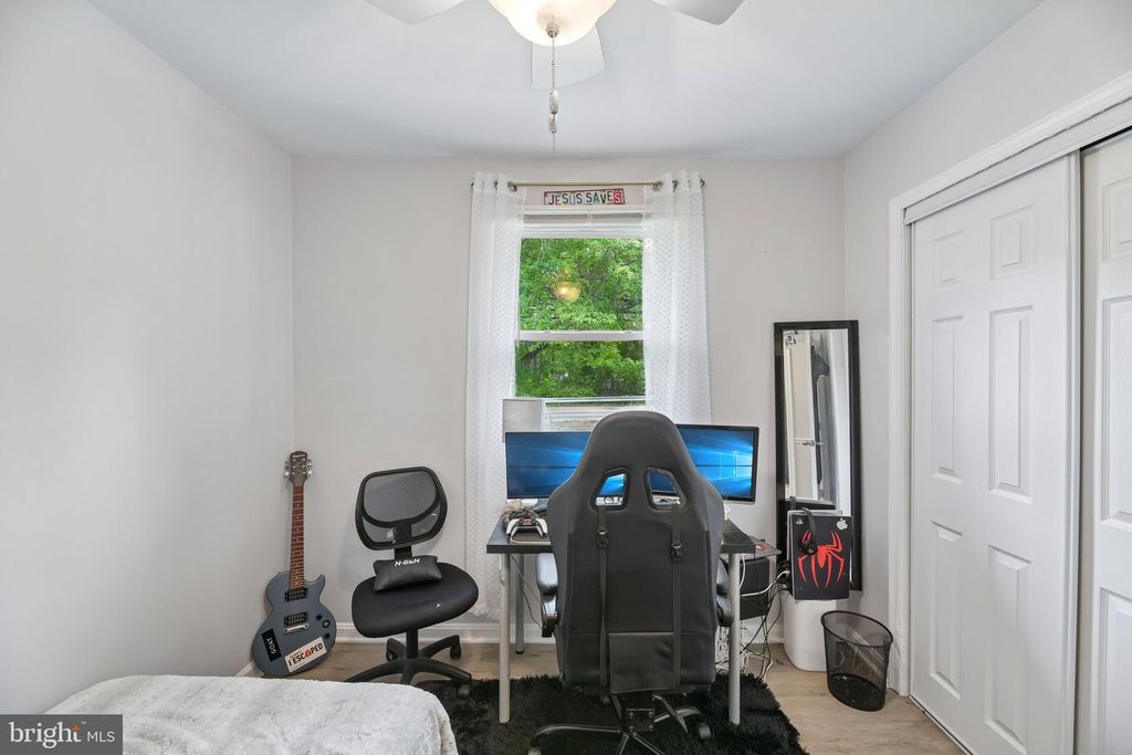 Image 13 of property listing at 15217 LIVINGSTON RD, Accokeek, MD 20607