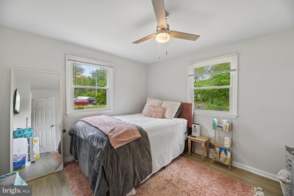Image 14 of property listing at 15217 LIVINGSTON RD, Accokeek, MD 20607
