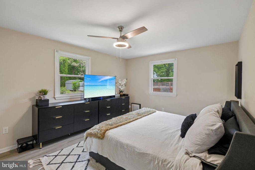Image 17 of property listing at 15217 LIVINGSTON RD, Accokeek, MD 20607