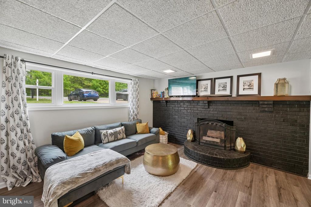 Image 21 of property listing at 15217 LIVINGSTON RD, Accokeek, MD 20607