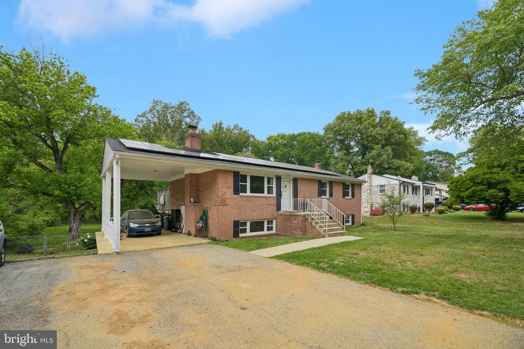 Image 3 of property listing at 15217 LIVINGSTON RD, Accokeek, MD 20607