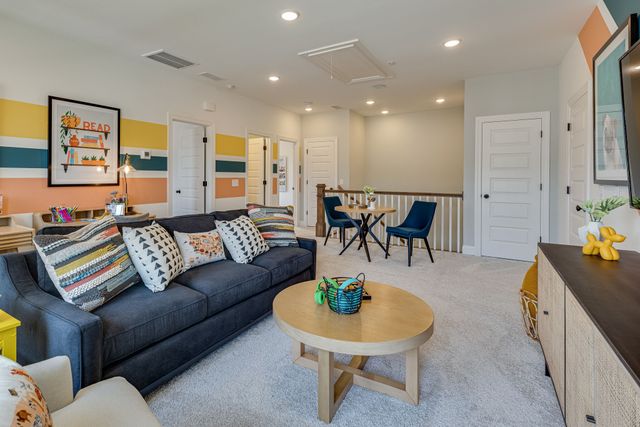 838 Drivers Cir, Columbia, TN 38401