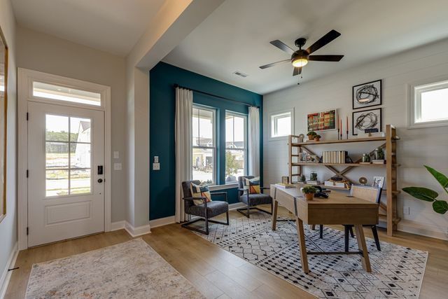 838 Drivers Cir, Columbia, TN 38401