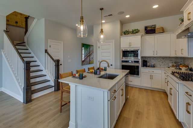 838 Drivers Cir, Columbia, TN 38401