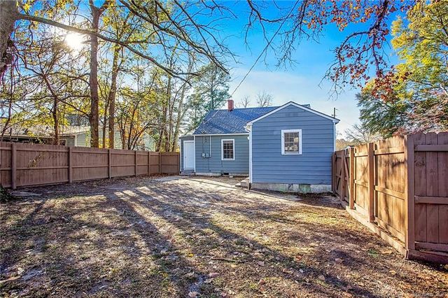 951 Chester Circle, Fayetteville, NC 28303