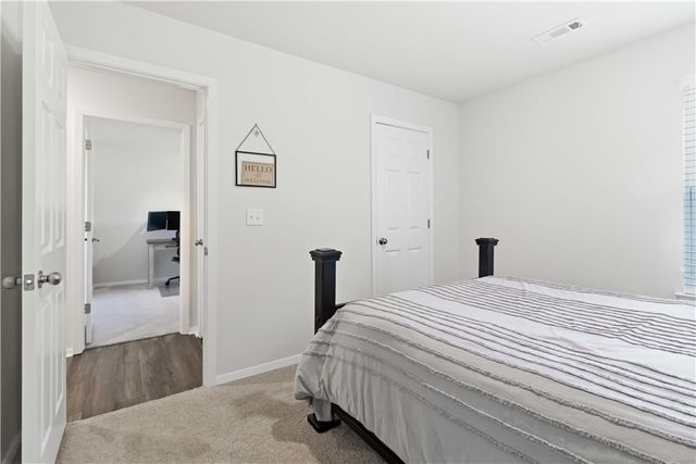 2262 S Ouachita Drive, Fayetteville, AR 72701