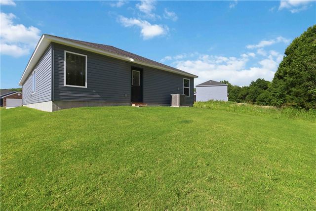 2262 S Ouachita Drive, Fayetteville, AR 72701