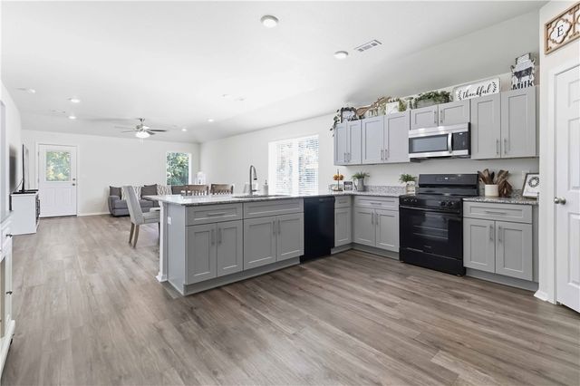 2262 S Ouachita Drive, Fayetteville, AR 72701