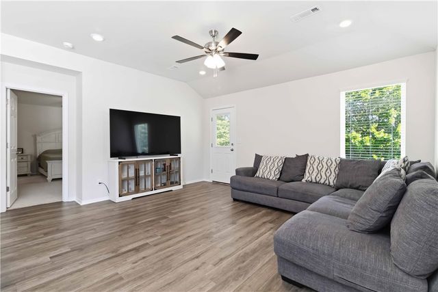 2262 S Ouachita Drive, Fayetteville, AR 72701