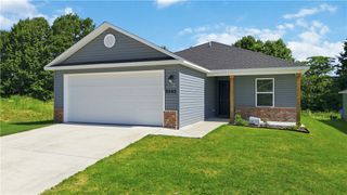 2262 S Ouachita Drive, Fayetteville, AR 72701