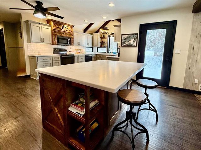 12470 Lipper Avenue, Higginsville, MO 64037