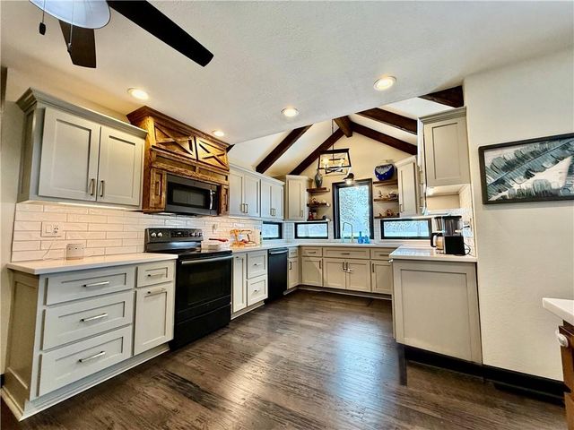 12470 Lipper Avenue, Higginsville, MO 64037