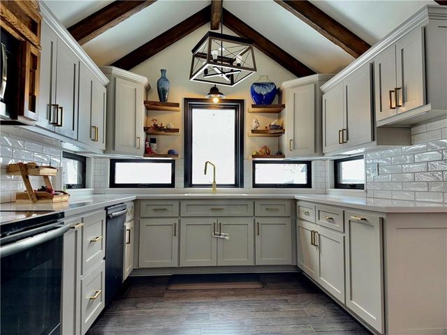 12470 Lipper Avenue, Higginsville, MO 64037