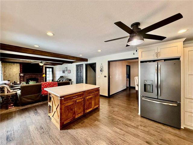 12470 Lipper Avenue, Higginsville, MO 64037