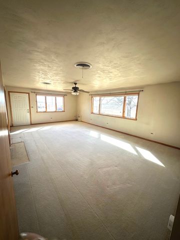 29428 E 500 North Road, Leroy, IL 61752