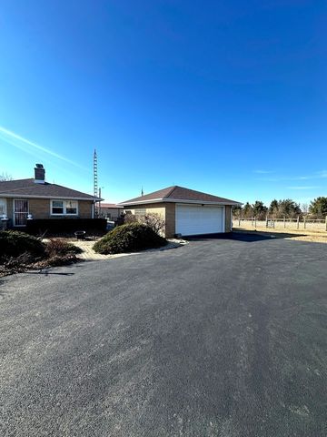 29428 E 500 North Road, Leroy, IL 61752