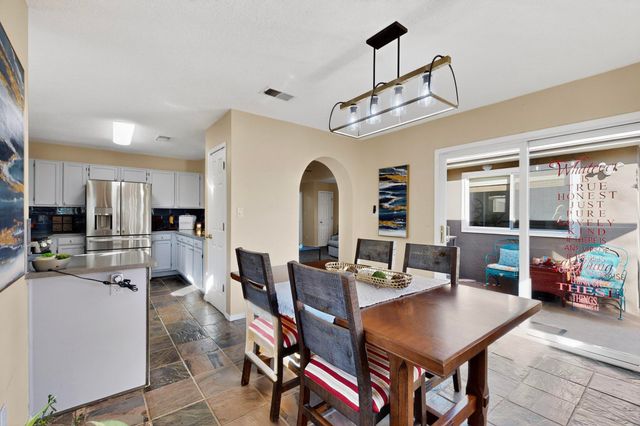 6604 Tierra Vista Avenue NW, Albuquerque, NM 87120