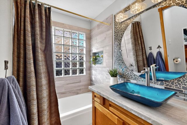 6604 Tierra Vista Avenue NW, Albuquerque, NM 87120