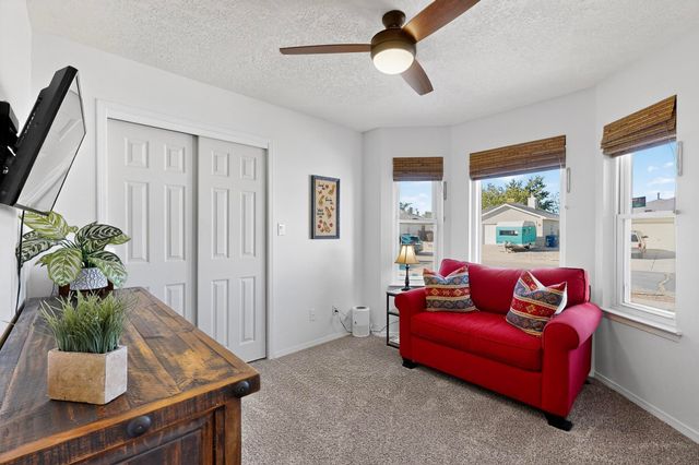 6604 Tierra Vista Avenue NW, Albuquerque, NM 87120