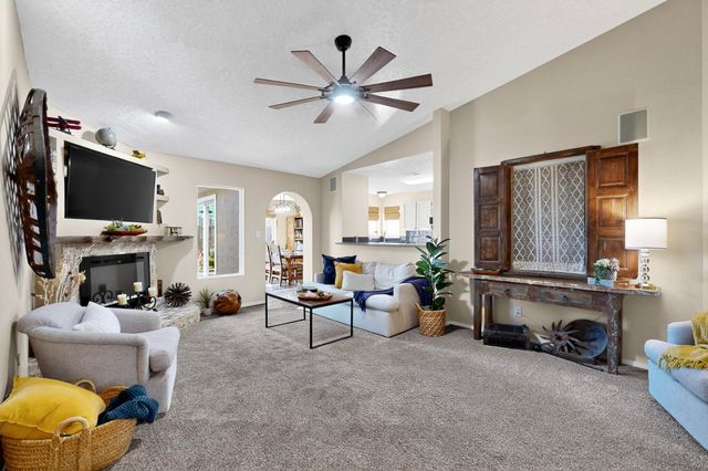 6604 Tierra Vista Avenue NW, Albuquerque, NM 87120