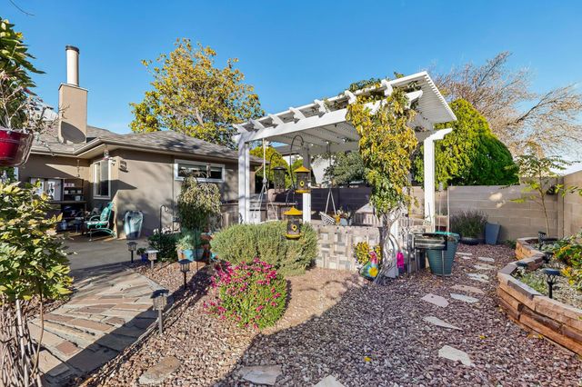 6604 Tierra Vista Avenue NW, Albuquerque, NM 87120