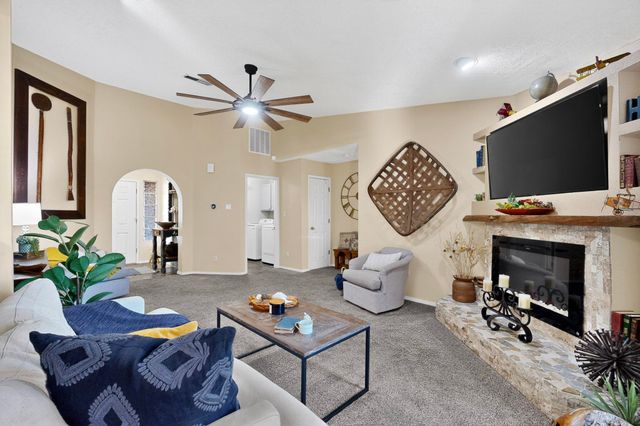 6604 Tierra Vista Avenue NW, Albuquerque, NM 87120