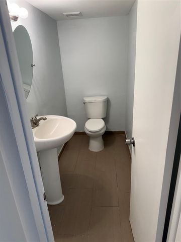 4330 NW 80th Avenue, Coral Springs, FL 33065