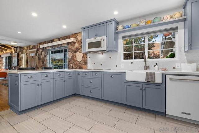 3131 E Victoria Drive, Alpine, CA 91901