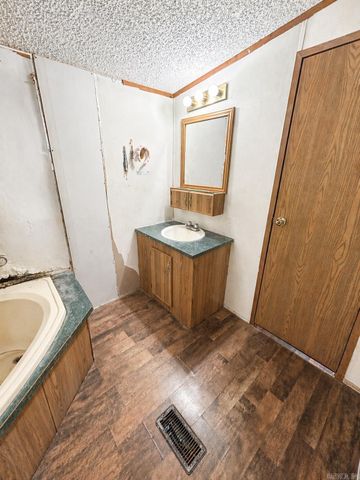 5377 N HWY 27, Story, AR 71970