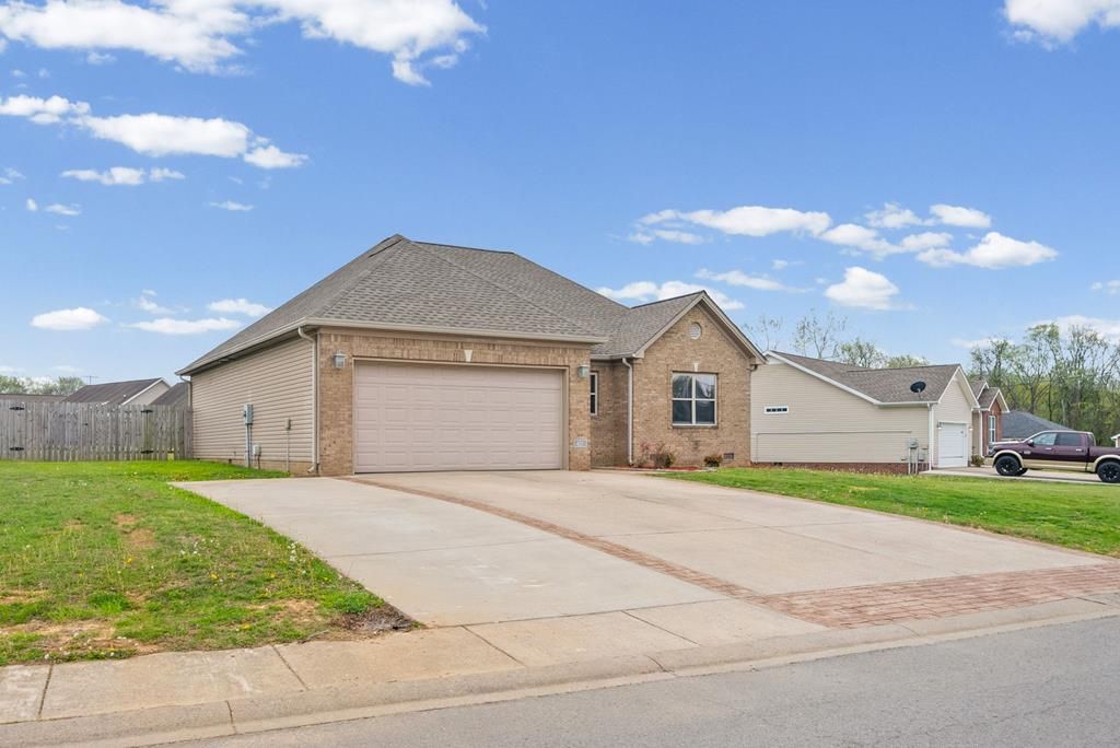 421 Simon St, Hopkinsville, KY 42240