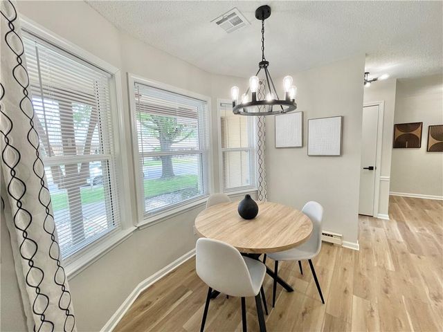 18826 Sunrise Drive, Belton, MO 64012
