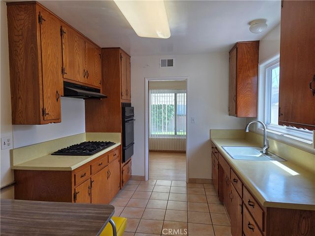 3520 E Harding, Long Beach, CA 90805