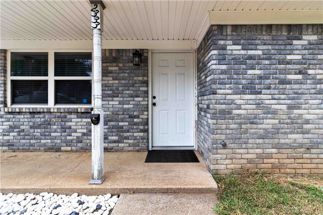 2333 Alpine Circle, Siloam Springs, AR 72761