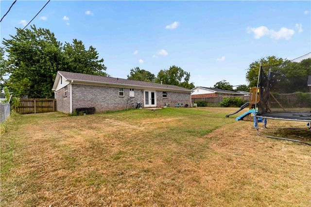 2333 Alpine Circle, Siloam Springs, AR 72761