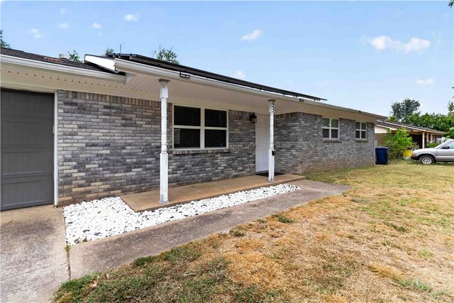 2333 Alpine Circle, Siloam Springs, AR 72761