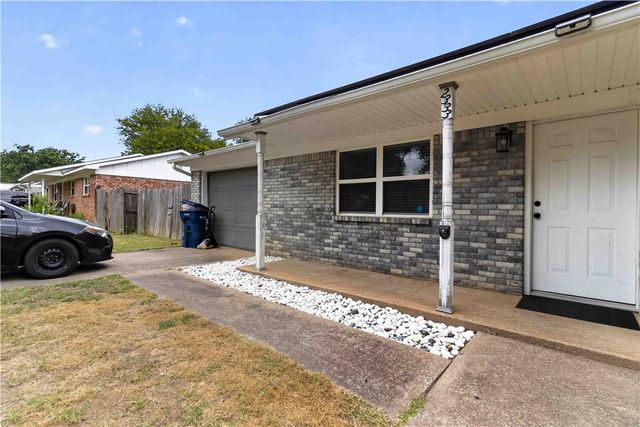 2333 Alpine Circle, Siloam Springs, AR 72761