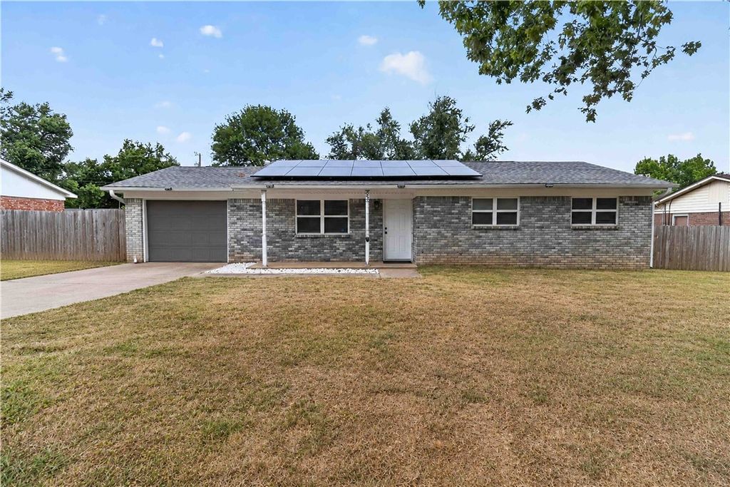 2333 Alpine Circle, Siloam Springs, AR 72761